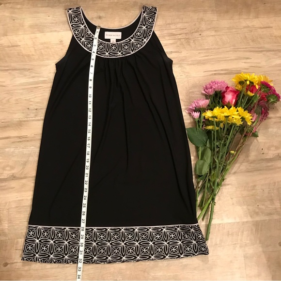 Ronni Nicole LBD size 6 - Picture 6 of 6